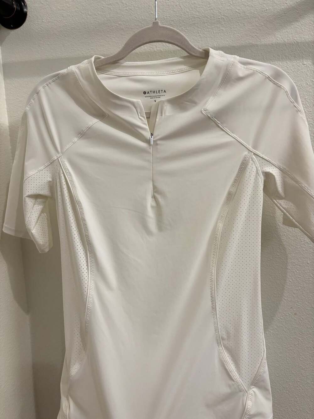 Athleta Top Size S White Quarter Zip Mesh Panels Short Sleeve
